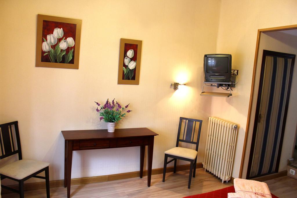 Hostal De La Torre Hostal Economico Valladolid Kamer foto